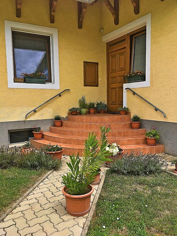 Petra Apartmanhaz Badacsonytomaj Zewnętrze zdjęcie